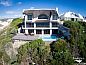 Verblijf 12027228 • Vakantiewoning West-Kaap • Whale Huys Luxury Oceanfront Eco Villa  • 10 van 26