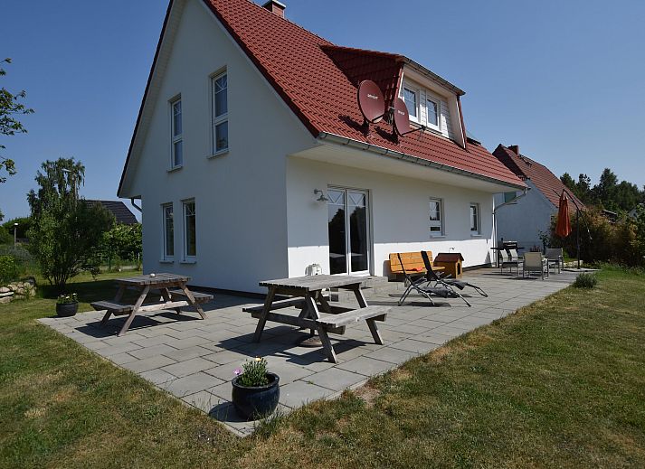 Verblijf 03028501 • Vakantiewoning Oostzee • Ferienhaus nahe Insel Poel mit Kamin Terrasse und Garten 