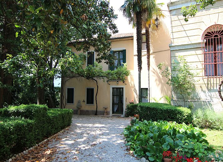 Guest house 0989401 • Special overnight stays Veneto / Venice • Villa Fiorita Uno 