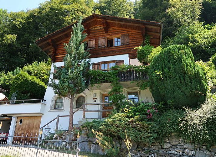 Verblijf 18215501 • Vakantiewoning Graubunder / Grisons • Vakantiehuis Chalet Bergnest 