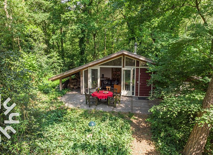 Verblijf 324917 • Vakantiewoning Veluwe • Uniek gelegen 4 persoons boshuisje aan de rand van de Veluwe 