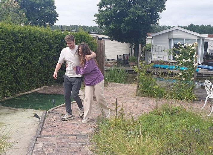 Verblijf 461408 • Vakantiewoning IJsselmeerkust • 30 km van Amsterdam, met een zonnige tuin aan het water 