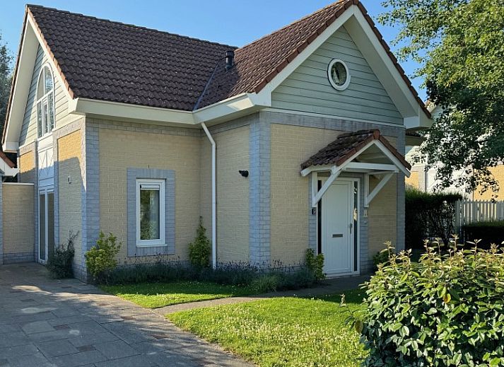 Verblijf 5903502 • Vakantiewoning Noord-Beveland • Leuke villa aan het strand 