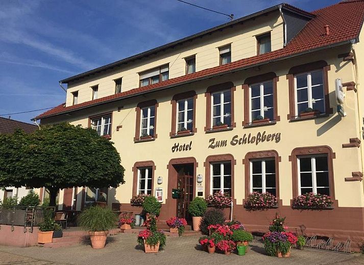 Guest house 7420001 • Apartment Saarland • Hotel Restaurant zum Schlossberg 