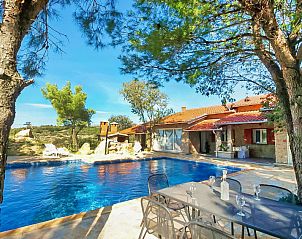 Guest house 10319001 • Holiday property Dalmatia • Vakantiehuis Villa Sandra 