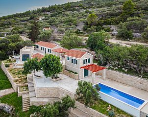 Guest house 1039908 • Holiday property Dalmatia • Vakantiehuis Brankovi Dvori 