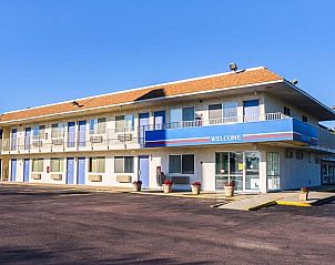 Verblijf 1125701 • Vakantie appartement Grote Vlakten • Motel 6-Mitchell, SD 