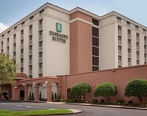 Verblijf 22625304 • Vakantie appartement Zuiden • Embassy Suites Baton Rouge 